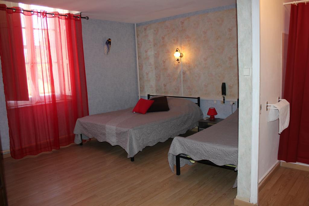 סלון-דו-ז'ירו Hotel Restaurant La Camargue חדר תמונה