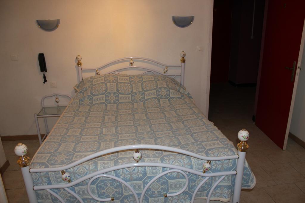 סלון-דו-ז'ירו Hotel Restaurant La Camargue חדר תמונה