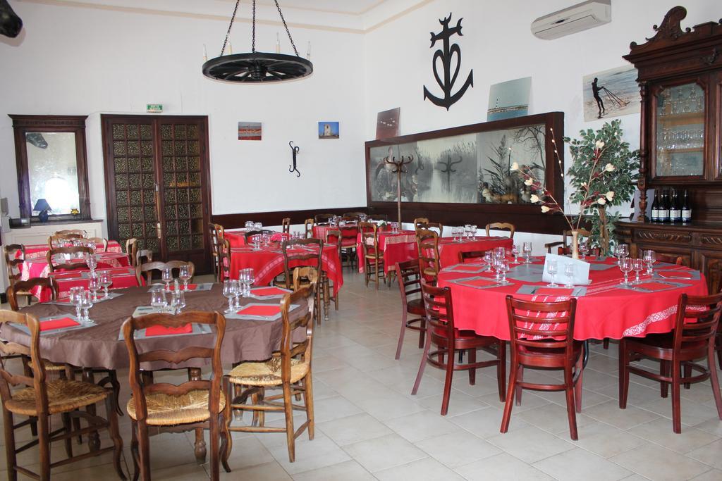 סלון-דו-ז'ירו Hotel Restaurant La Camargue מראה חיצוני תמונה