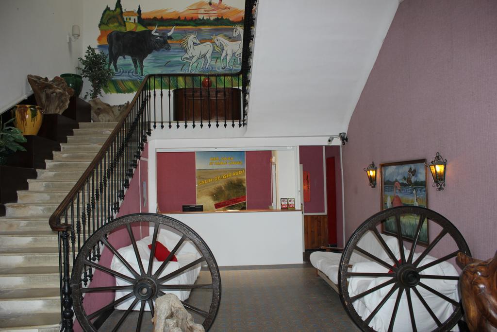 סלון-דו-ז'ירו Hotel Restaurant La Camargue מראה חיצוני תמונה